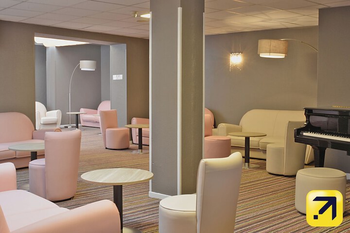 Hotel Interior 8 of 81