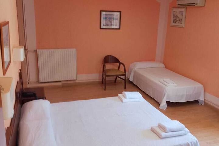 Room 7 of 13