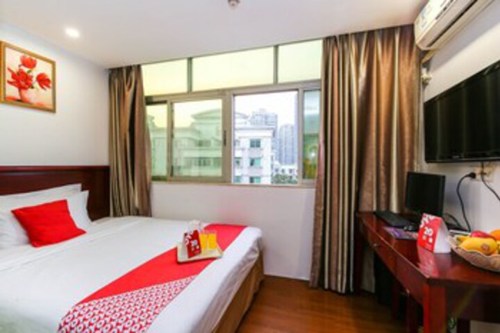 Room 8 of 24
