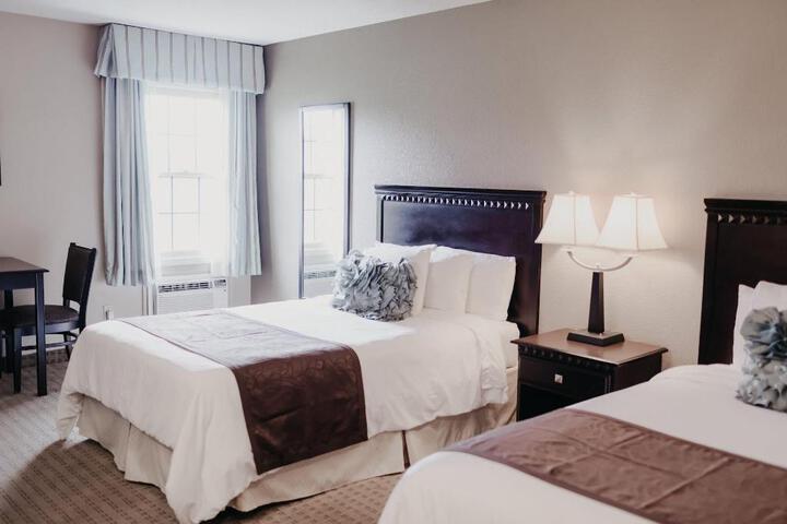 1 King Bed (6 of 37)