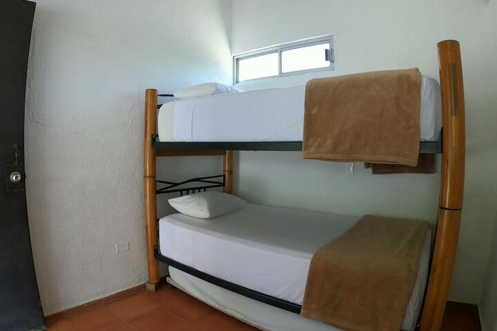 Room 17 of 106