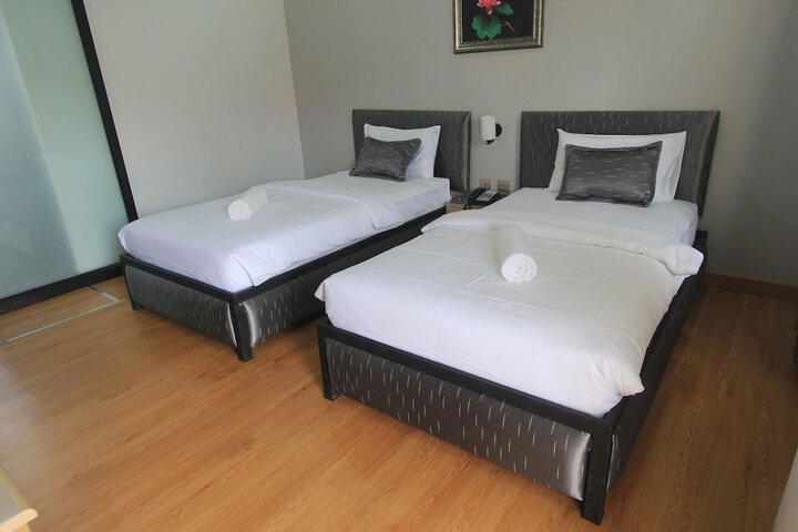 Room 7 of 74