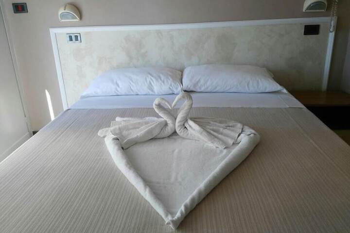 Room 13 of 39