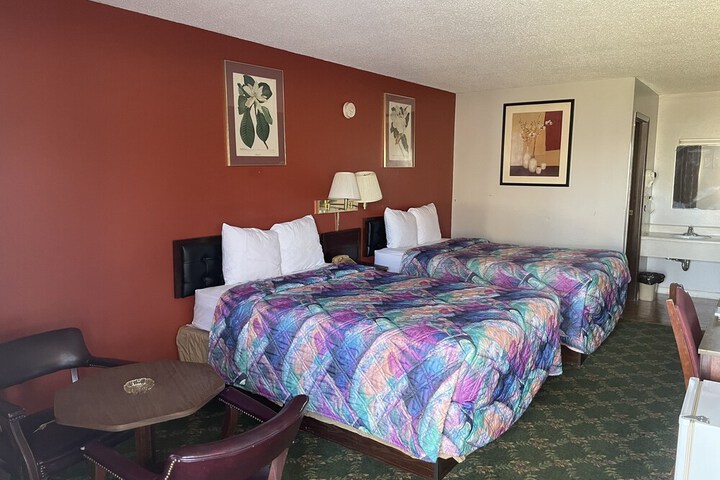 2 Double Beds (23 of 51)