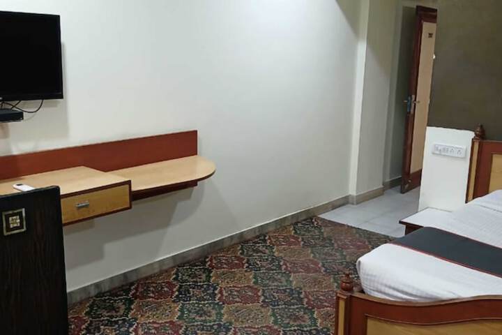 Room 12 of 31