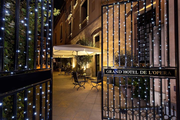 Hotel Exterior 81 of 90