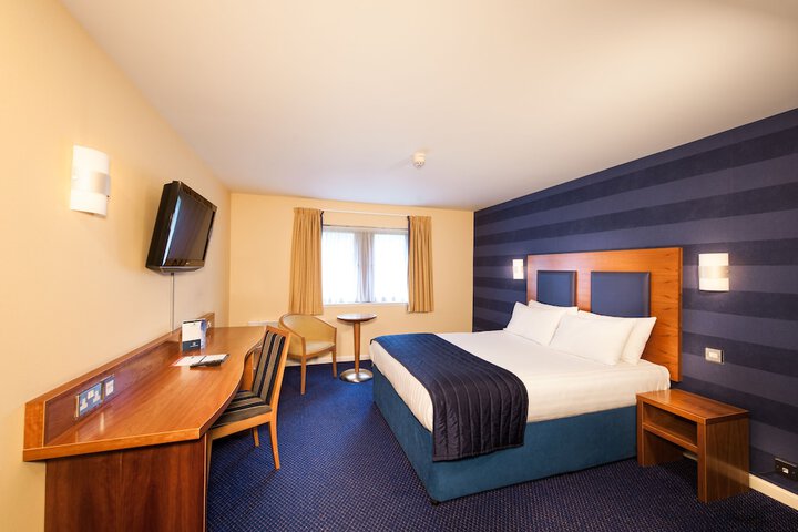Room 13 of 43