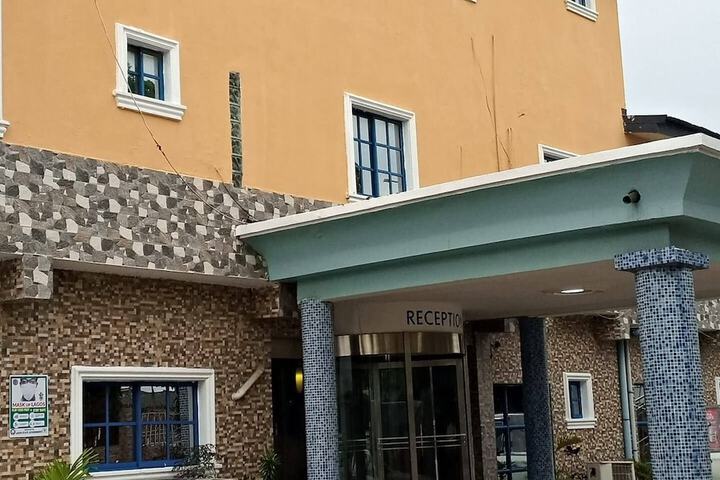 Carlton Gate Hotel Festac