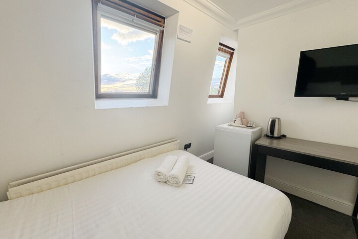 Room 44 of 85