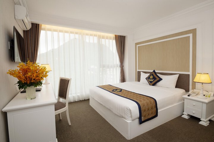 Room 4 of 43