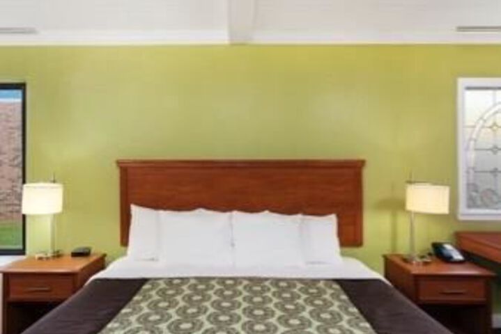 Room 19 of 35