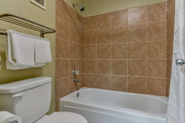 Standard Room, King or Two Doubles (3 of 5)