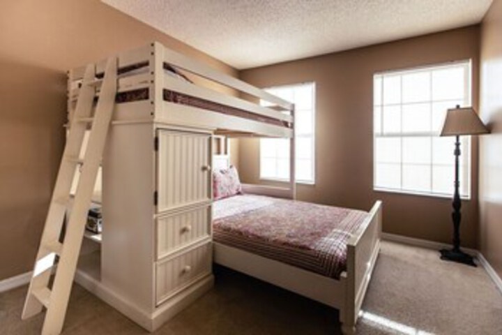 Room 28 of 36