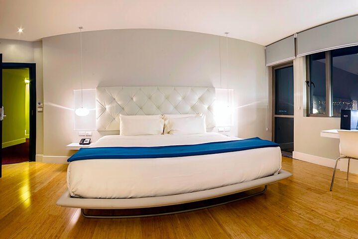 Room 17 of 47