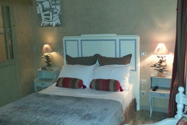 Room 2 of 22