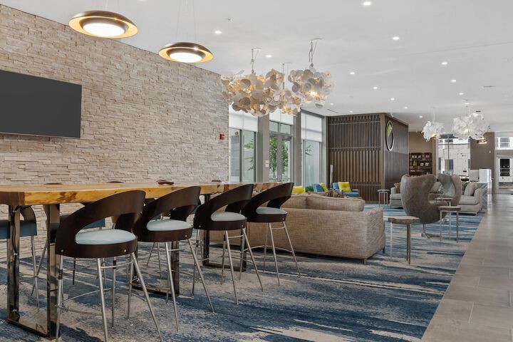 Lobby lounge