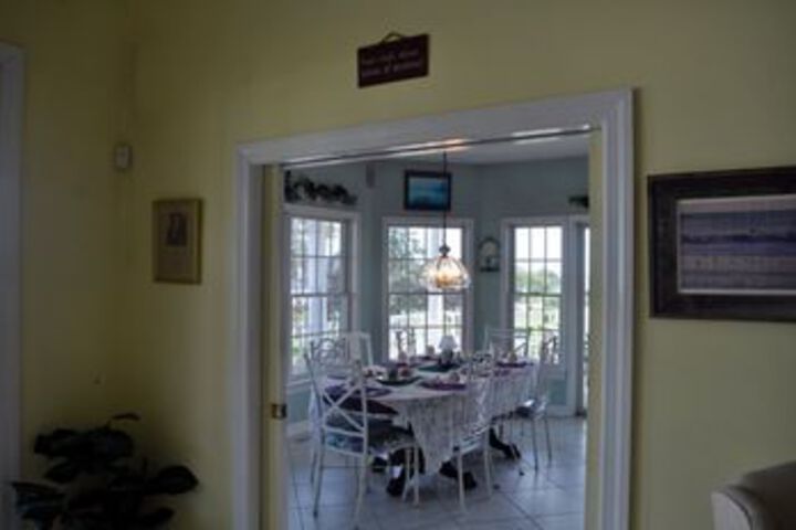 Dining 18 of 44