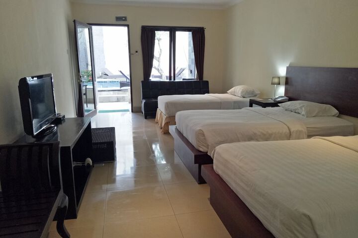 Room 12 of 99