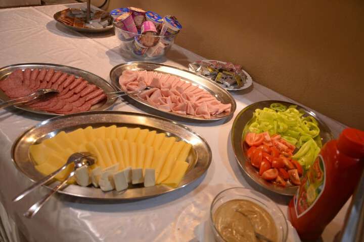 Dining 36 of 64