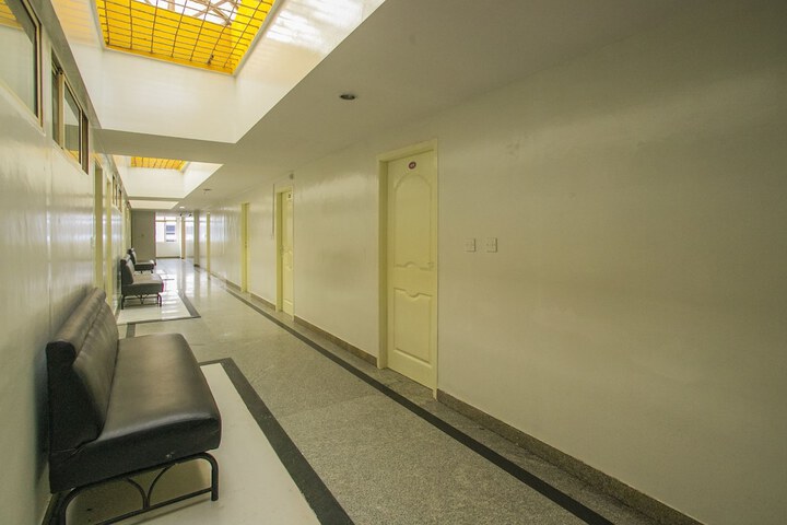 Ballroom/Hall 21 of 24