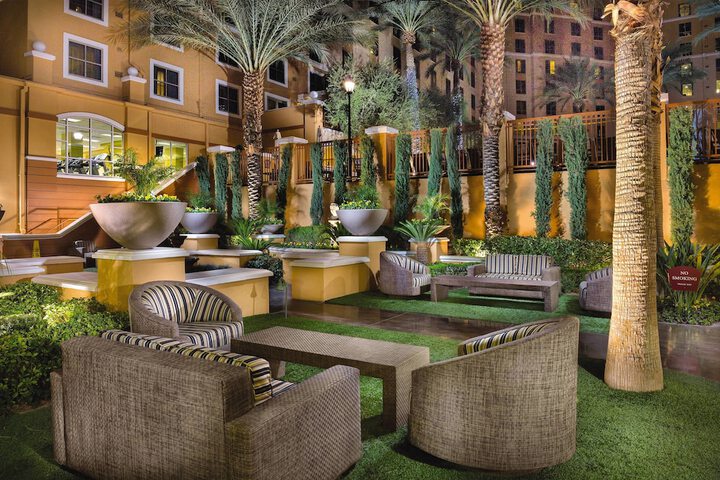 Hotel Exterior 2 of 32