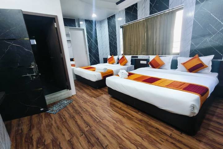 Room 6 of 20