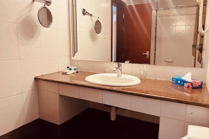 Room 74 of 116