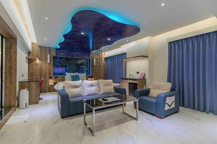 Room 45 of 118