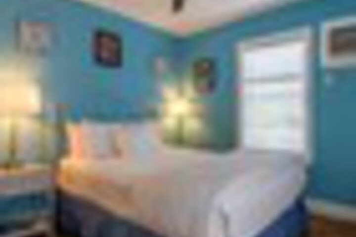 Room 71 of 192