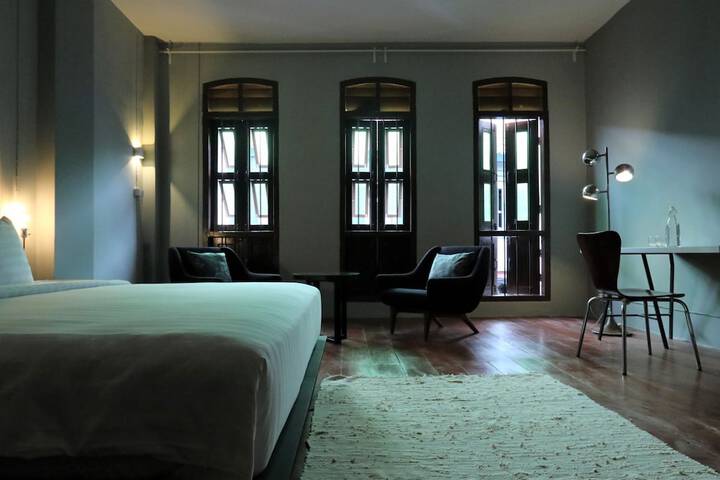 Room 8 of 39
