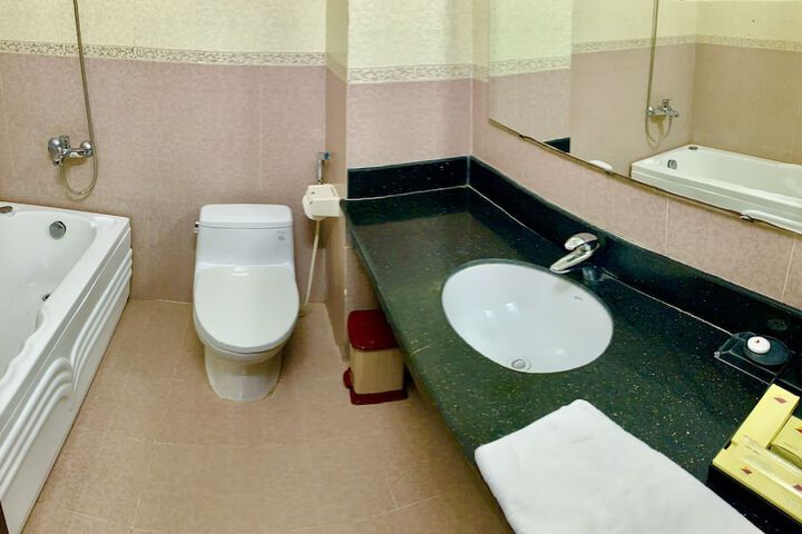 Room 34 of 52