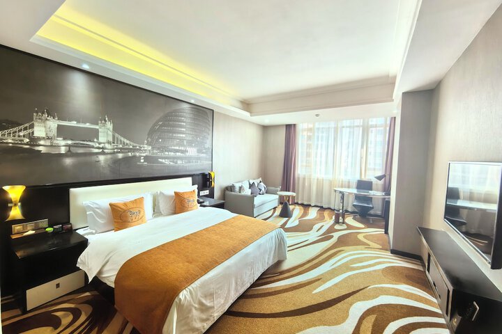 Room 43 of 113