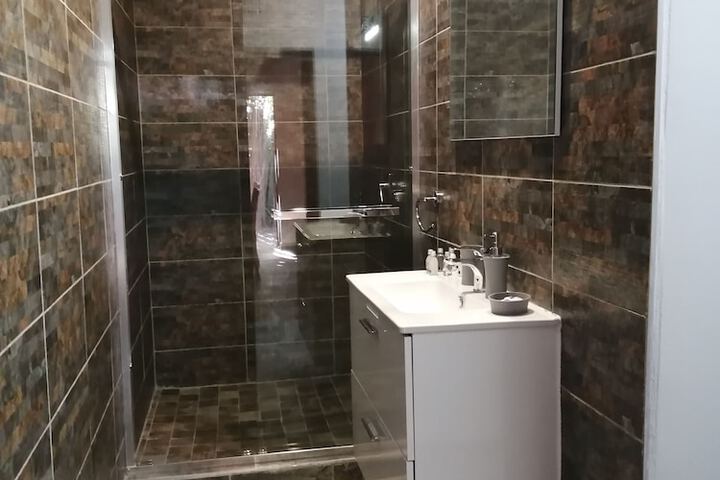 Room 90 of 111