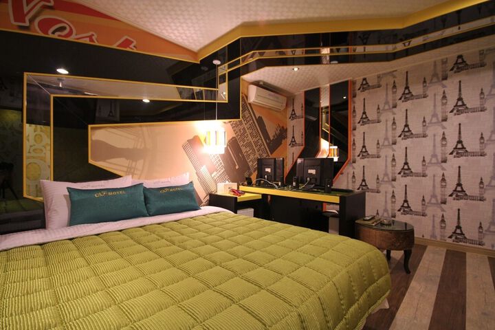 Room 113 of 156