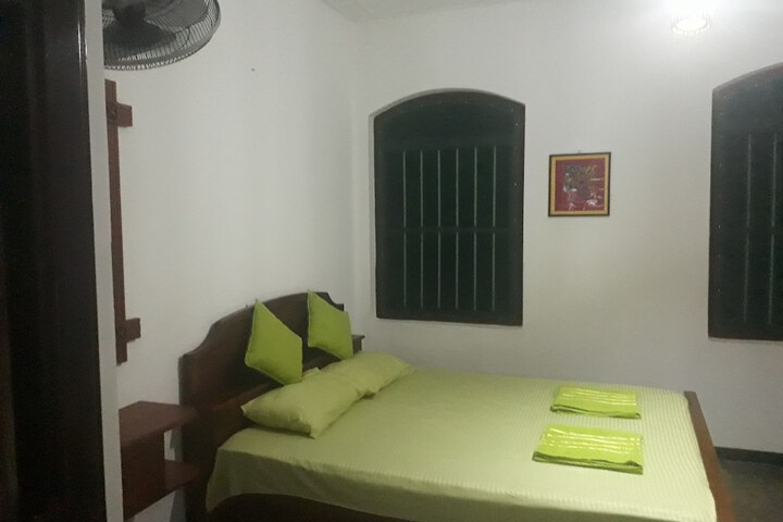 Room 14 of 25