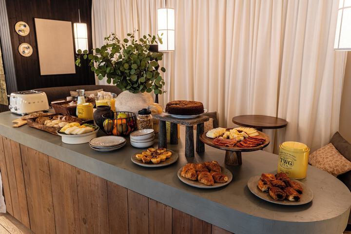 Breakfast/Coffee Service 48 of 50