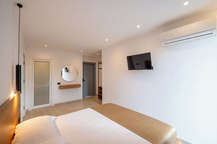 Room 12 of 74