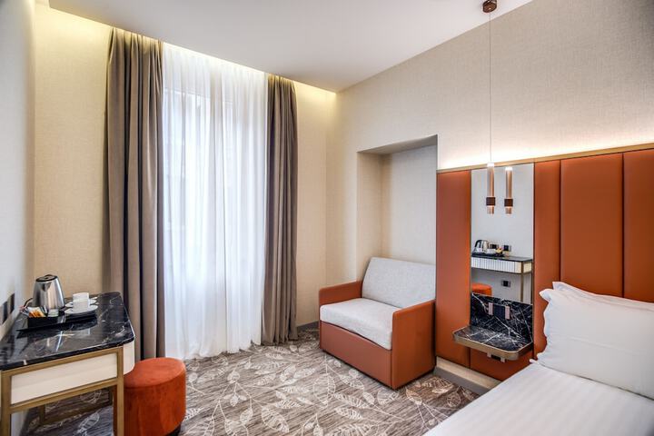 Room 29 of 114