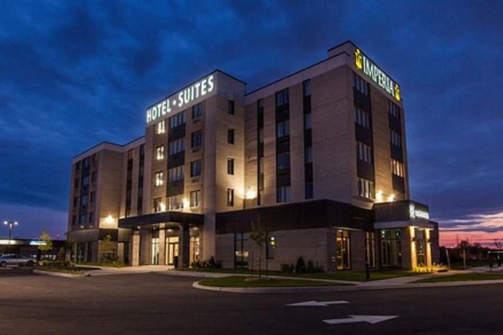 Hotel Exterior 30 of 41