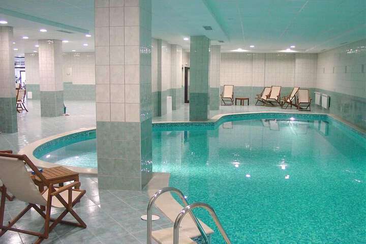 Pool 32 of 66
