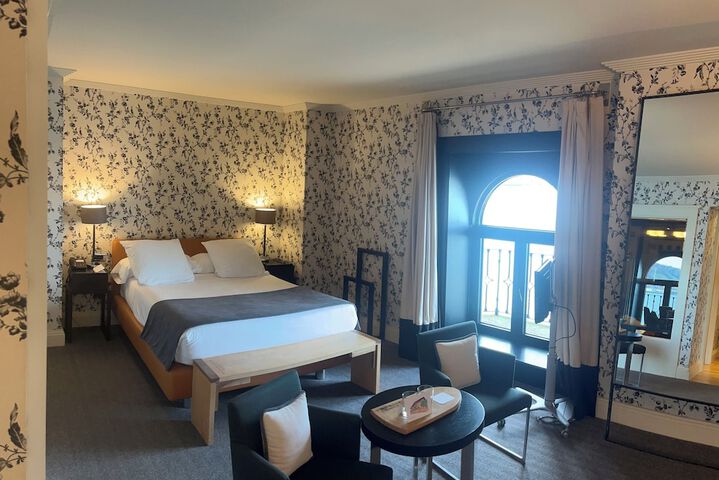Room 5 of 28