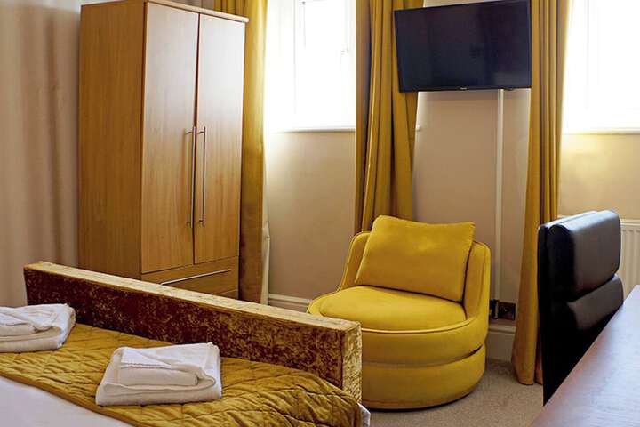 Room 42 of 87