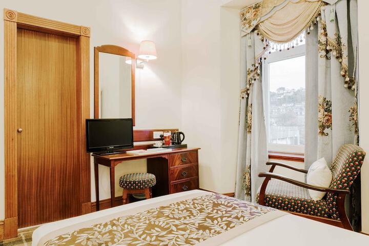 Room 36 of 103