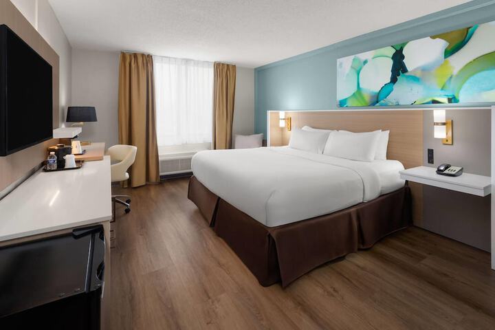 Room 30 of 65