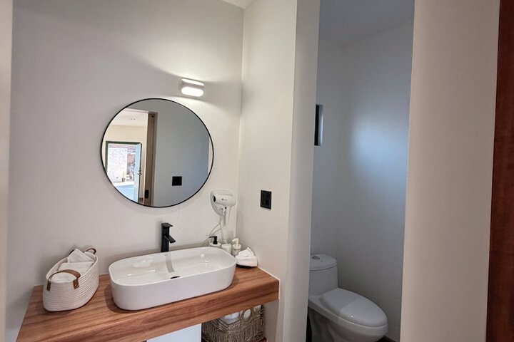 Room 14 of 22