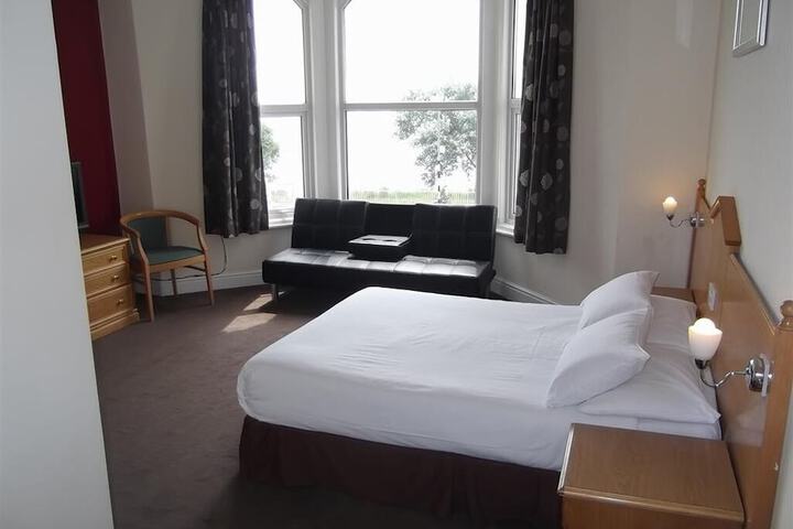 Room 16 of 49