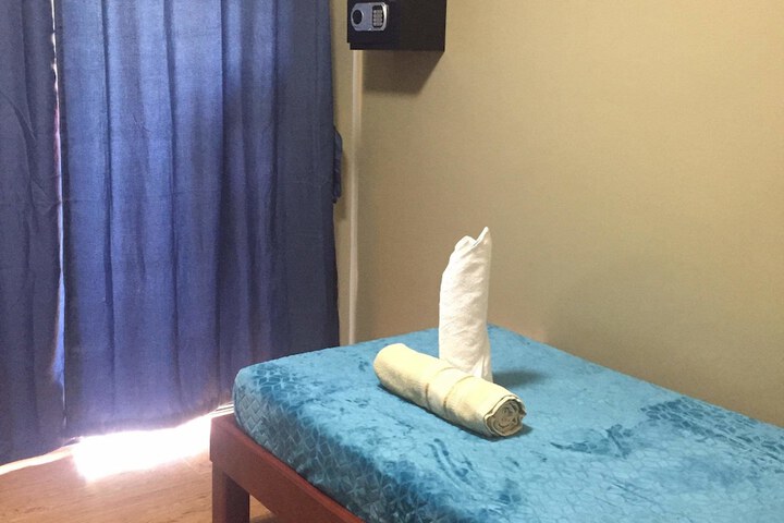 Room 6 of 75