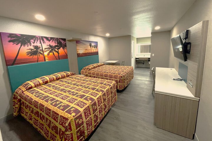 Room 3 of 20