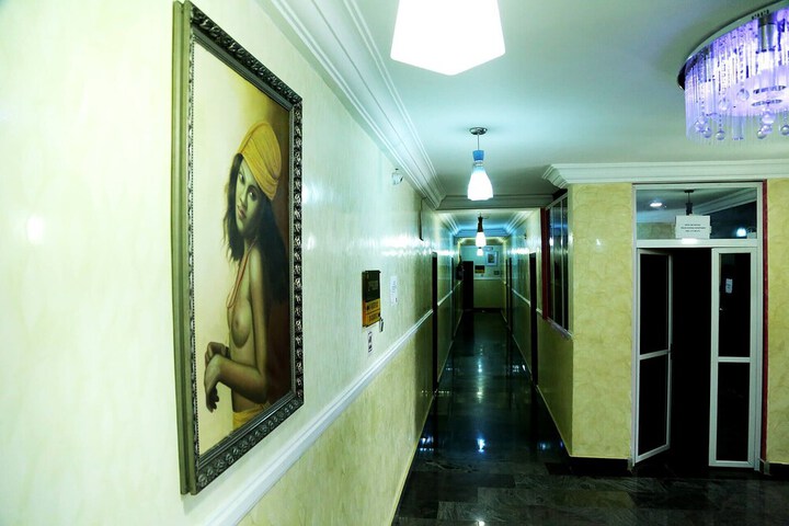 Ballroom/Hall 24 of 26