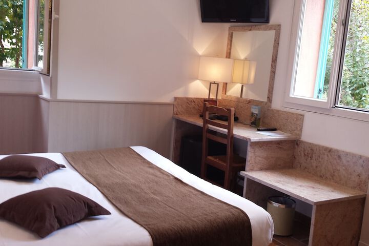 Room 4 of 97